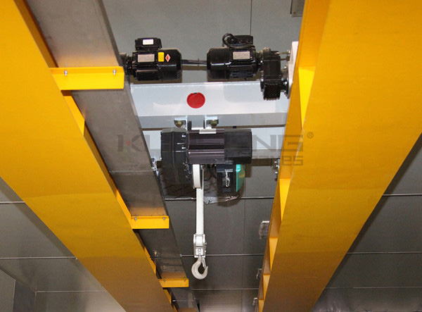 Short Overhead Crane Maximum 2.000 kg with Belt Hoist