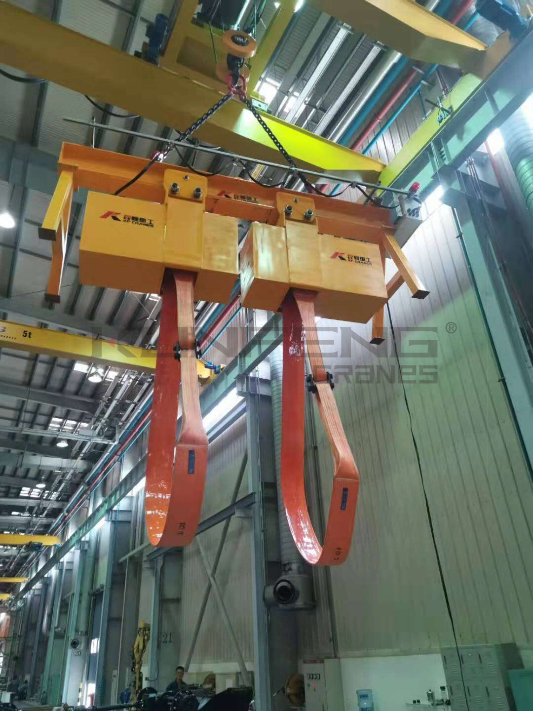 360 degree hanging mould turner crane