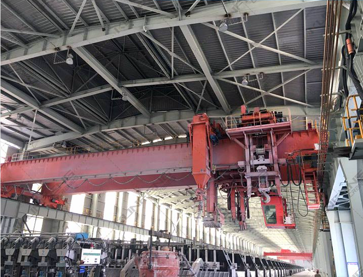 Advantages of aluminum electrolysis multifunctional crane