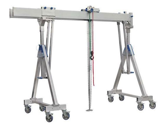 Small mobile gantry crane