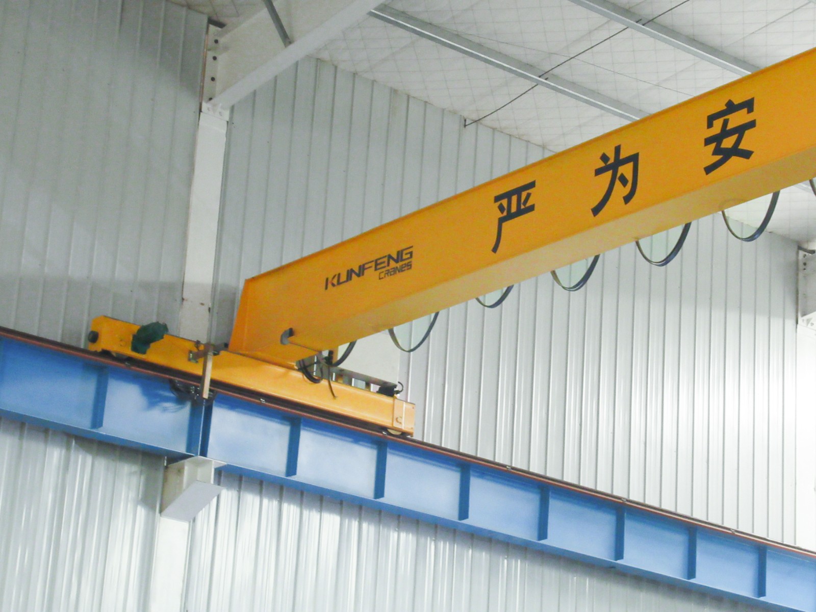 Guide for Buyer: How to Select Right Oveahead Crane