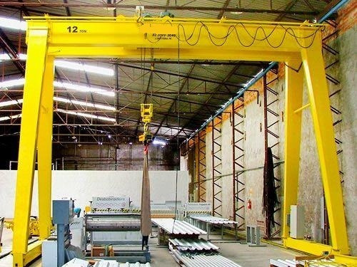 With track type gantry crane