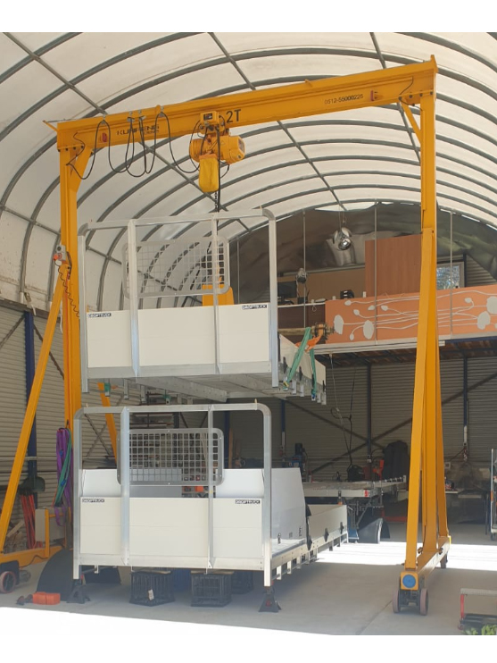 Portable gantry crane