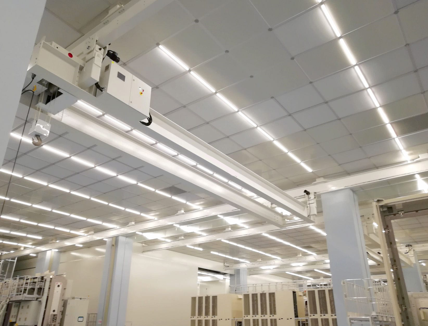 Clean room underhung crane