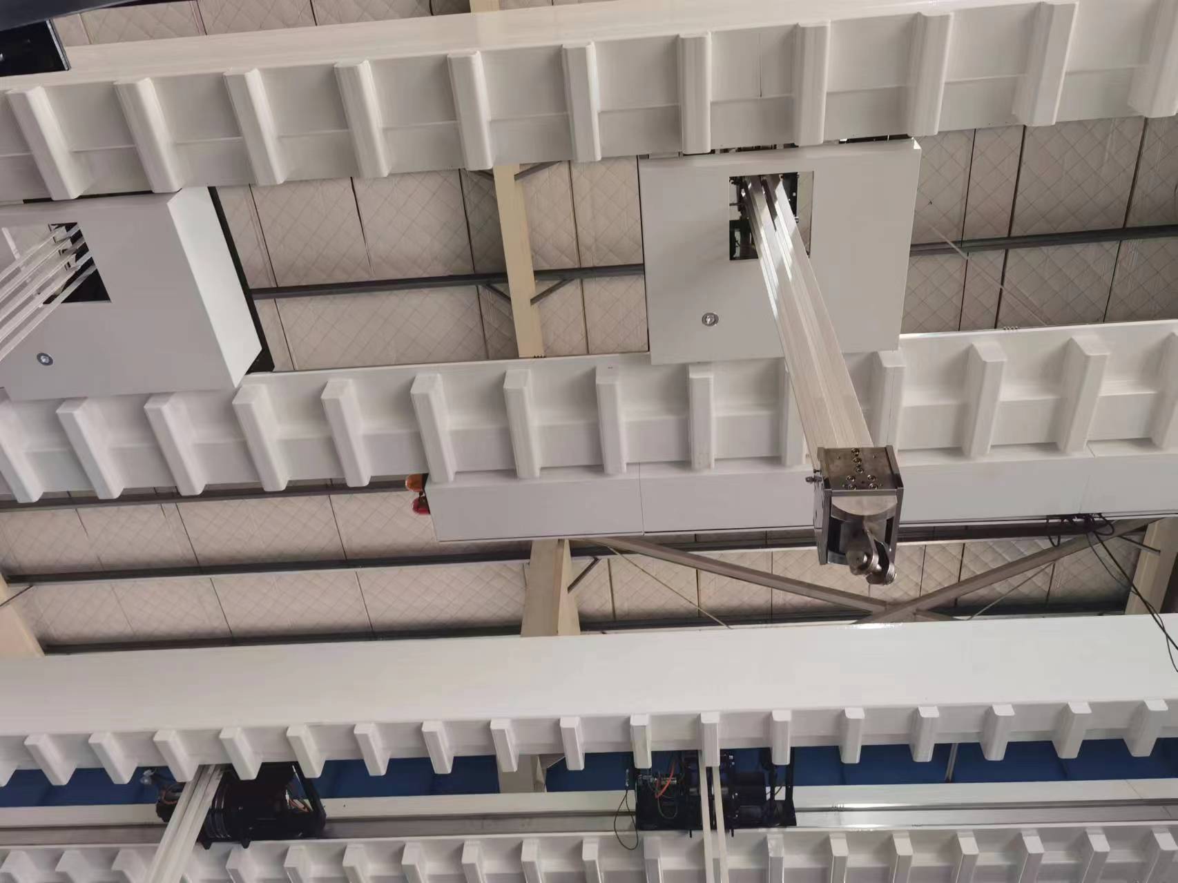 Cleanroom electric belt hoist