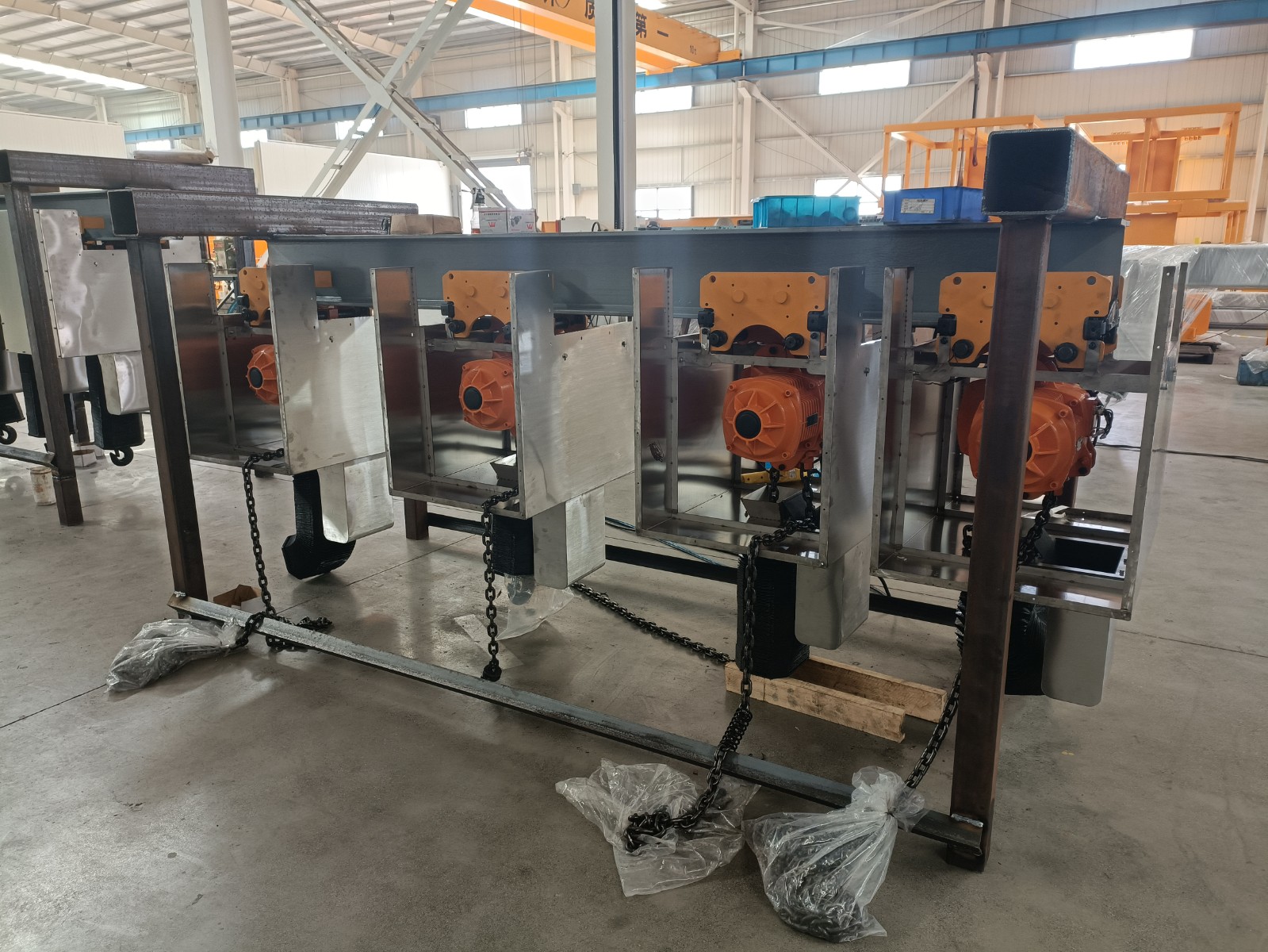 Cleanroom electric chain hoist