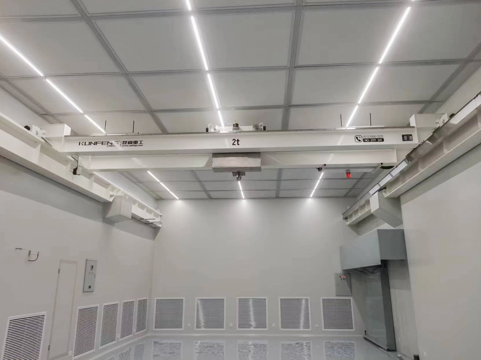 Cleanroom Hoisting & Lifting Solutions