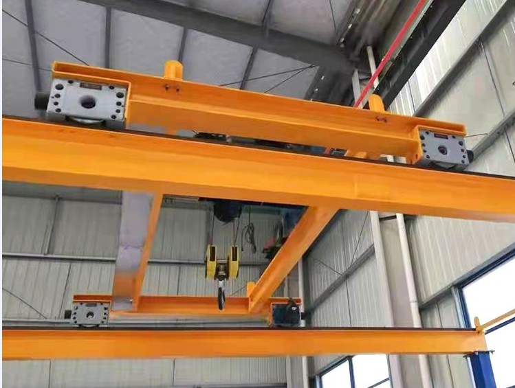 Travel wheel block for crane